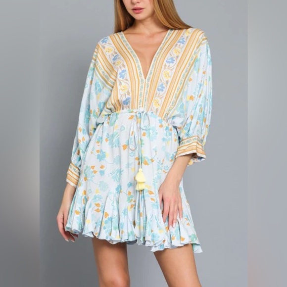 Aakaa Cream and Gold Dress Blouse - Picture 15 of 16